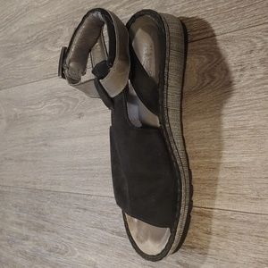 Naot women's sandals
